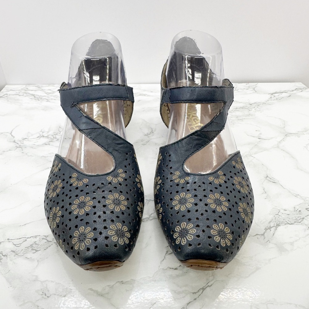 Reiker Antistress Navy Blue MaryJane Floral Perforated Low Heel Sz‎ 39 US 8